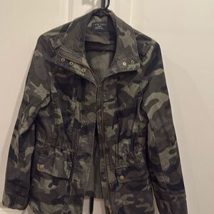 Lightweight jacket nice and clean